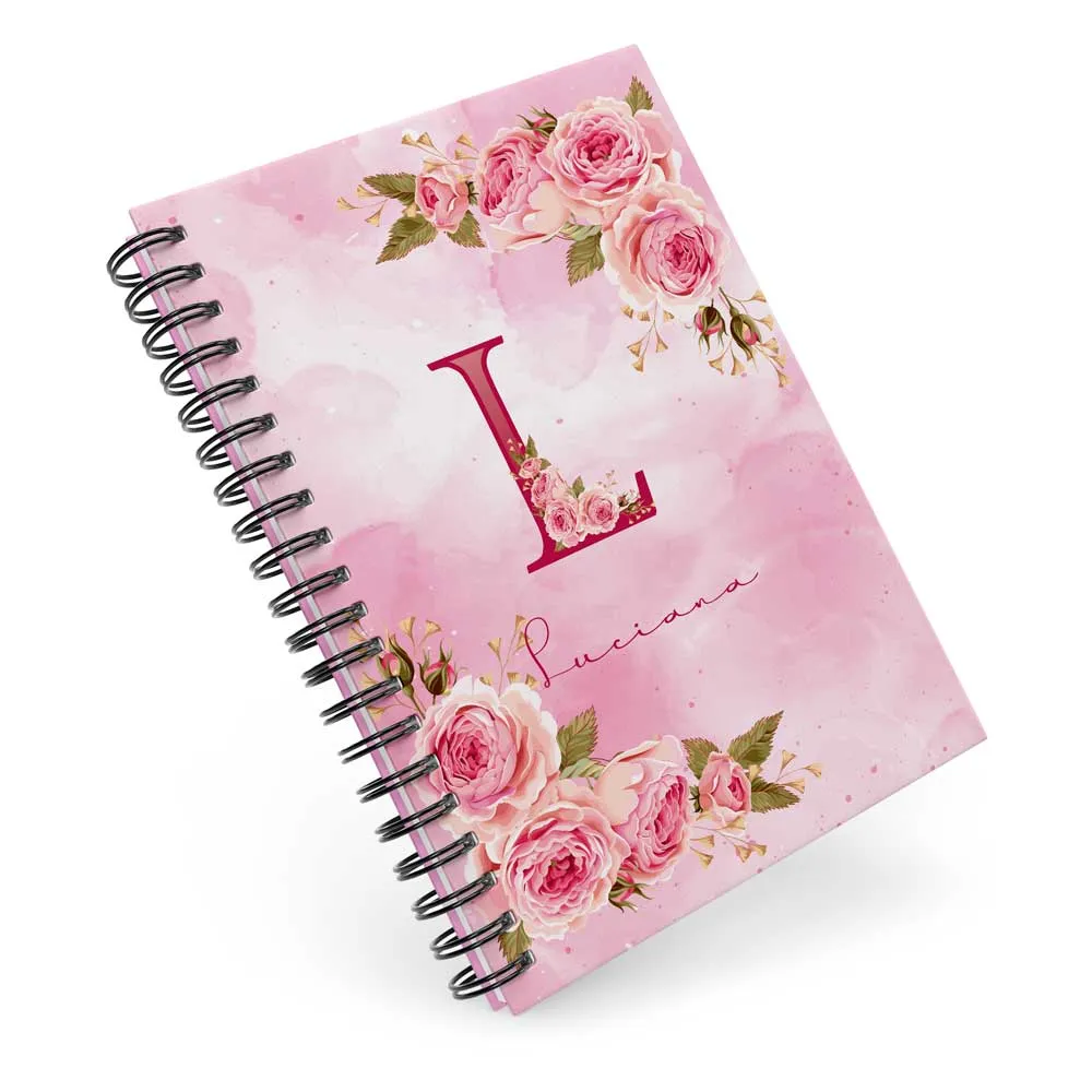 Caderno A5 floral com personalização de letra e nome